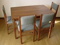 dining set W.nut7.JPG